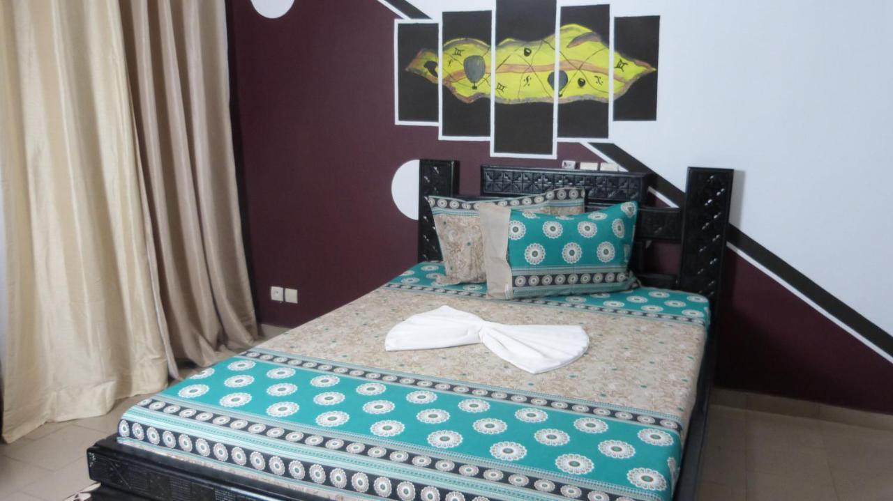 Hotel Madou Grand Bassam Екстериор снимка