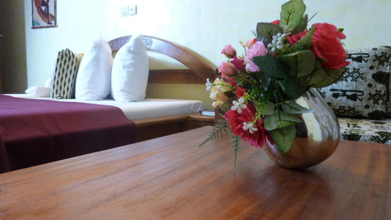 Hotel Madou Grand Bassam Екстериор снимка