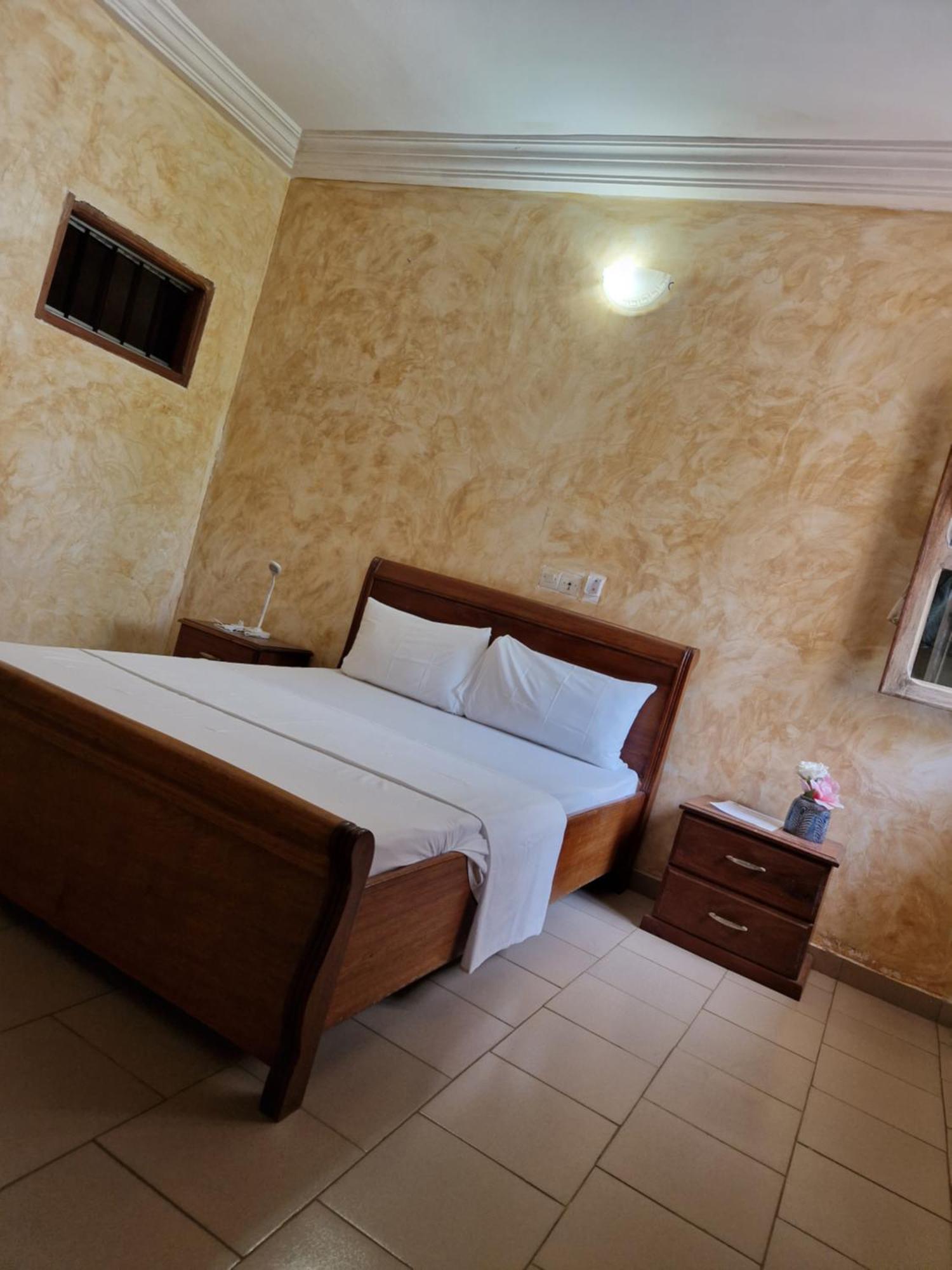 Hotel Madou Grand Bassam Екстериор снимка